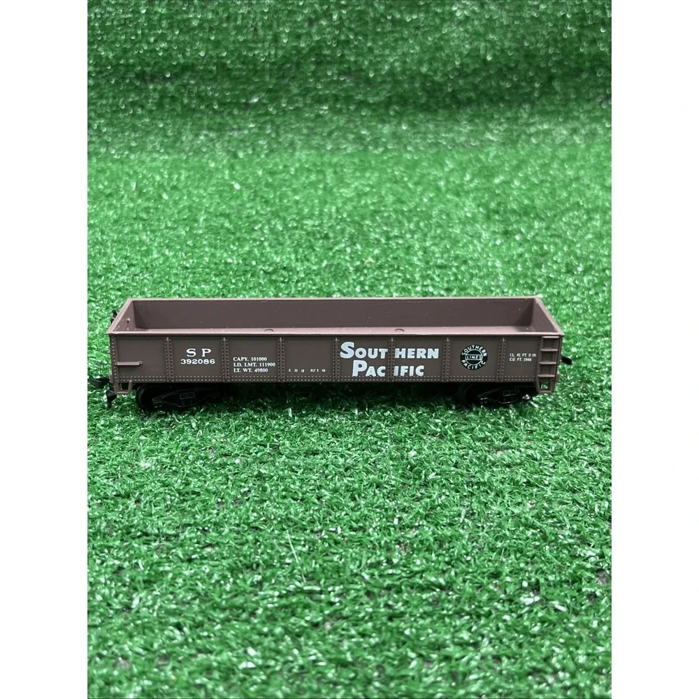 HO Scale Lot Of4 Train Cars Plastic Southern Pacific Chessie System The Katy APL